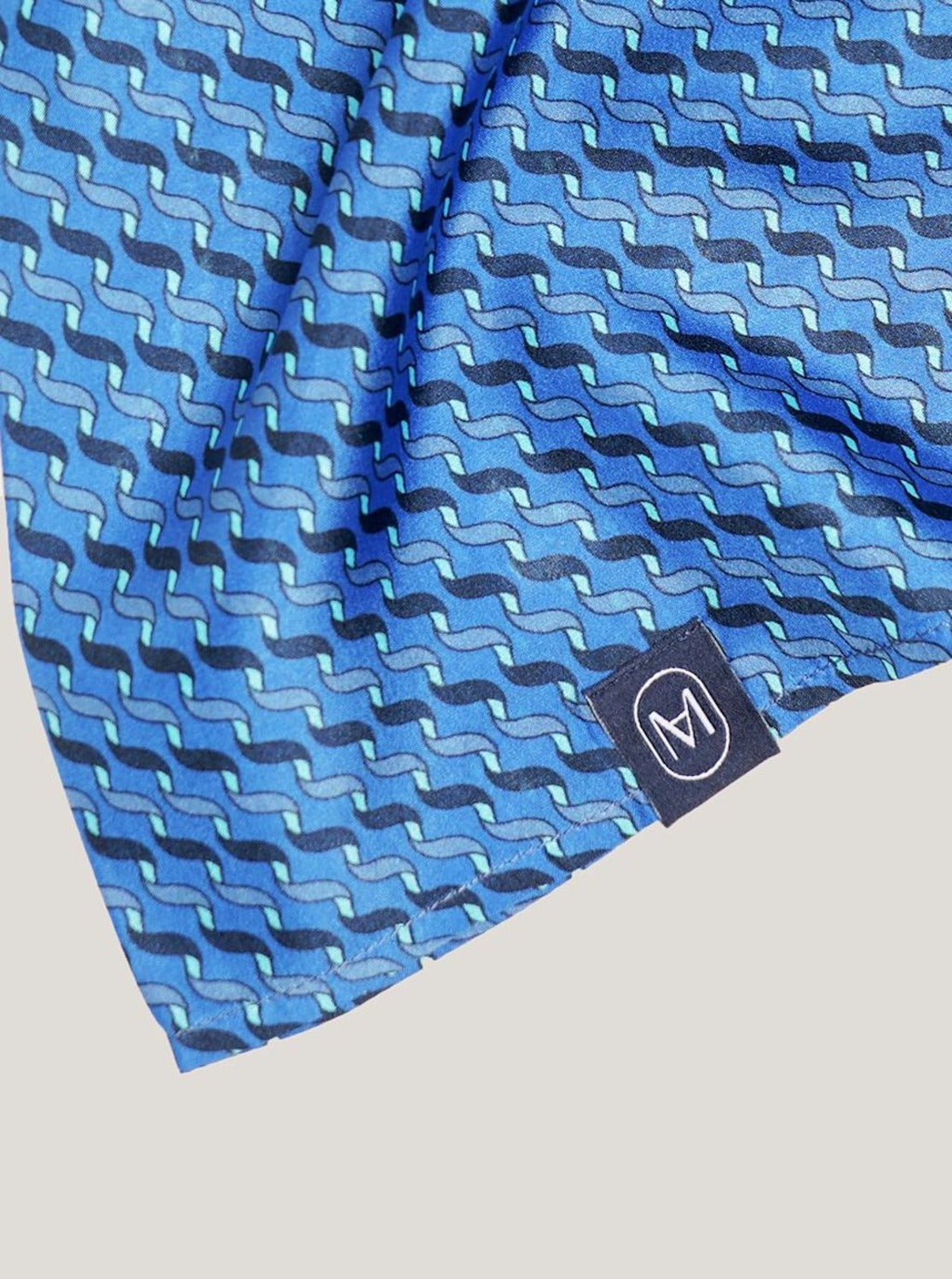 Foulard en soie 16, packshot logo, Meilleur Ami Paris