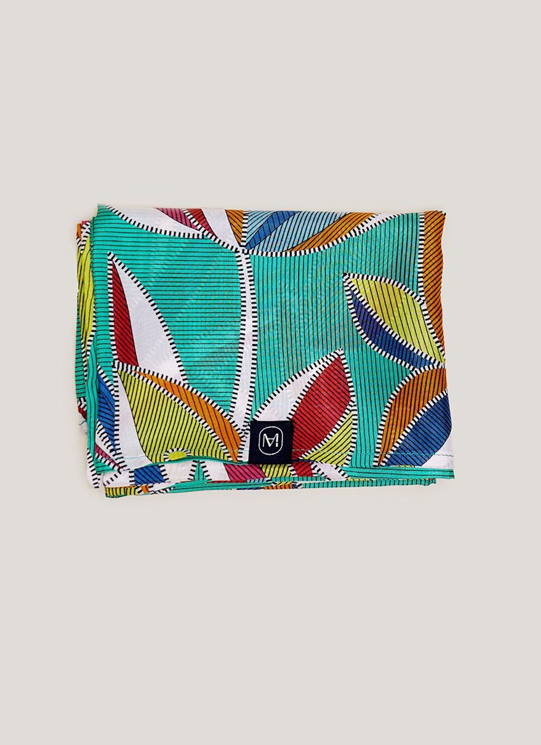 Foulard en soie 28, packshot plié, Meilleur Ami Paris