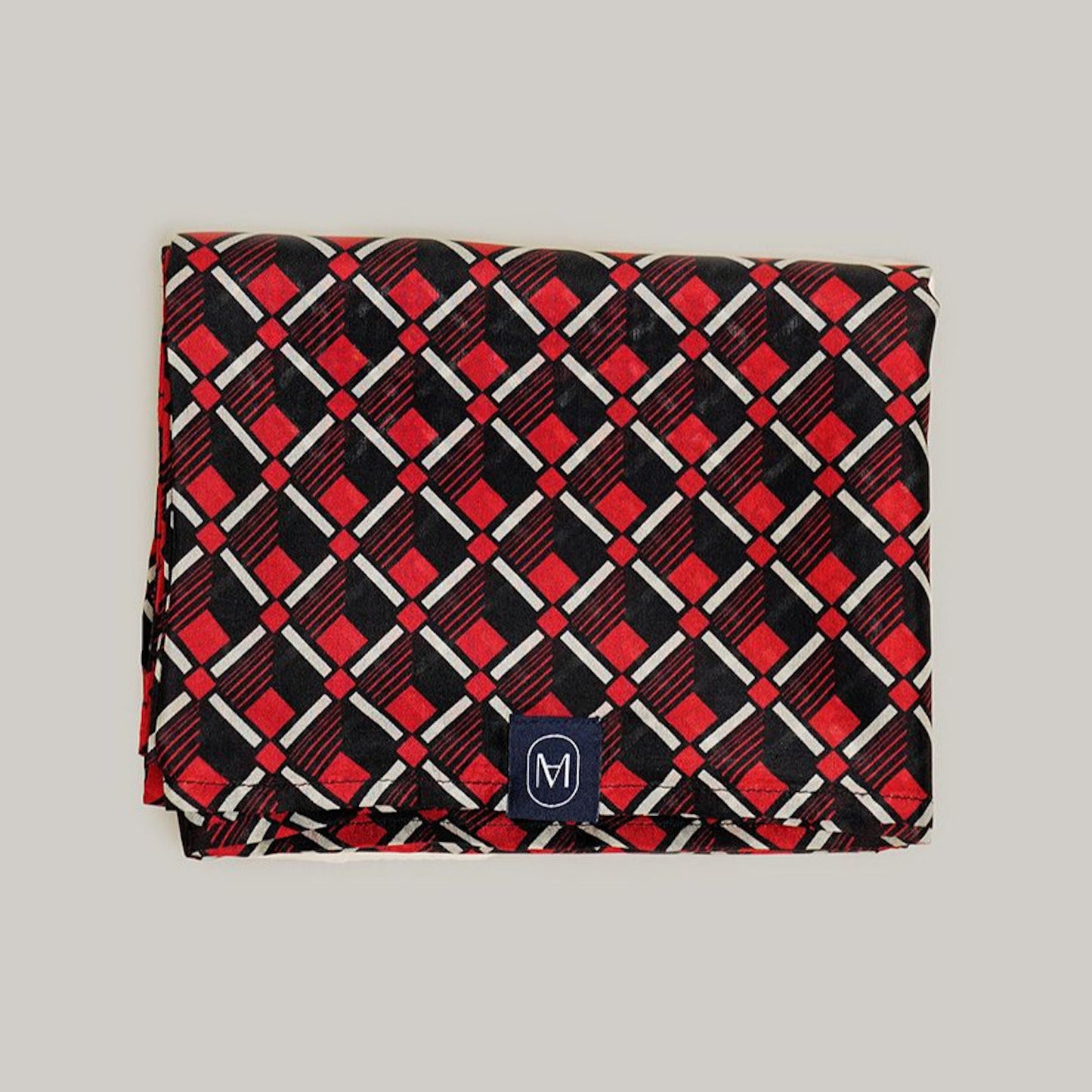 Foulard en soie 33, packshot plié, Meilleur Amir Paris