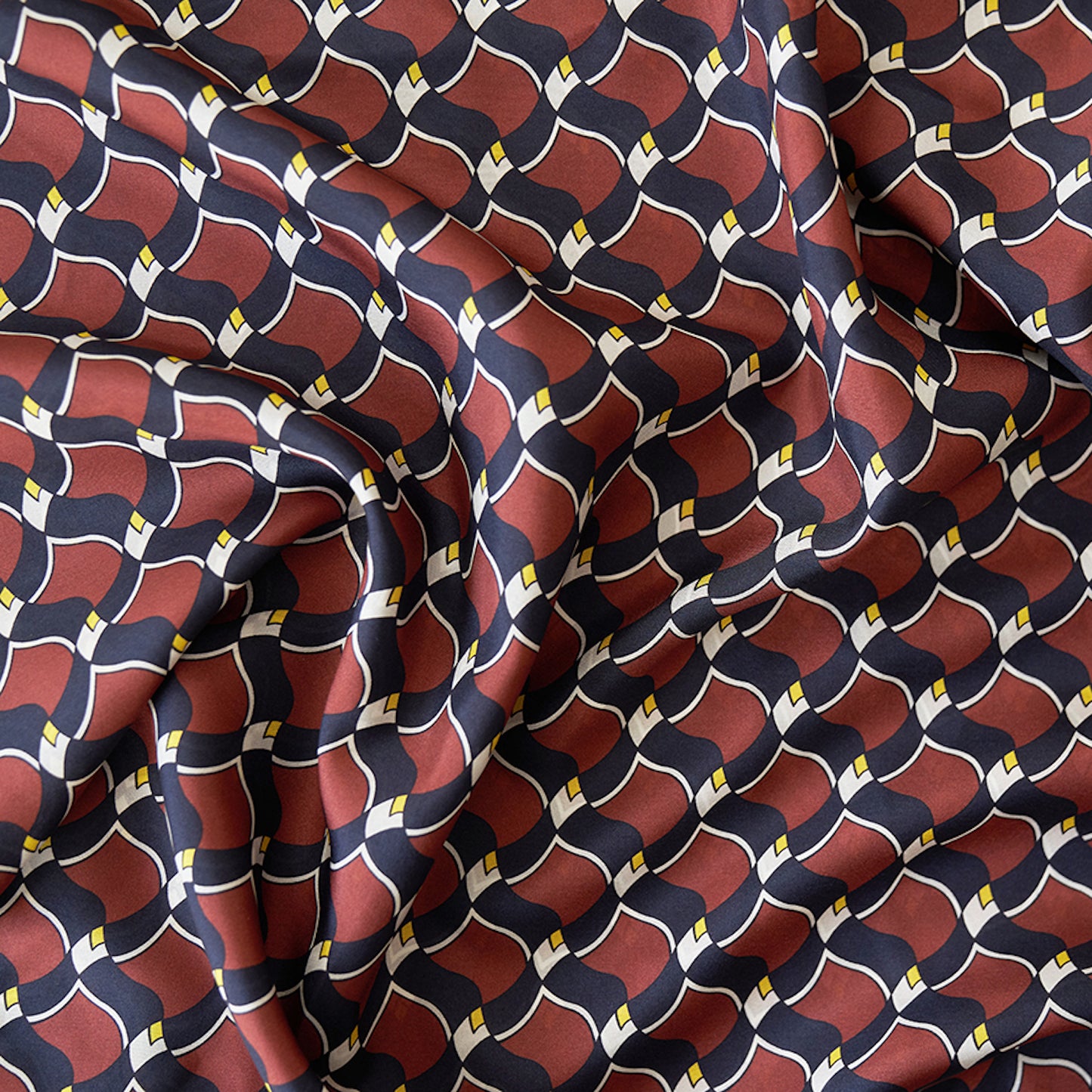 Foulard en soie 96, packshot, Meilleur Ami Paris