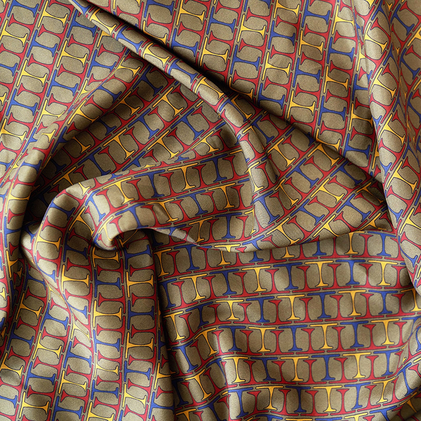 Foulard en soie 05, packshot aplat, Meilleur Ami Paris